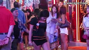 Adolescente thailandese viene catturata da una telecamera nascosta in video HD