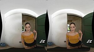 Sexe virtuel avec de petits seins et une grosse bite en vidéo HD