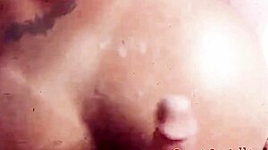 Velika rit in velik klitoris - Grazi Castelli in njena prijateljica divji v amaterski videu