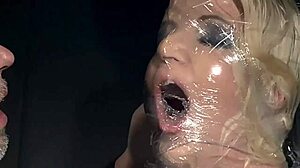 BDSM δέσιμο και πίπες σε HD βίντεο με μεγάλα βυζιά