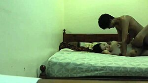Seks di kamar hotel dengan istri Nepal