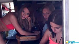 Анастасија преузима контролу над јахтом пуном руских лезбејки