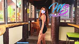 Miyu Sanoh, filipínska modelka, to všetko odhaľuje v kaviarni