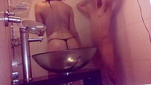 Moja 18-letnica se ukvarja s spolnimi aktivnostmi z neznanim moškim v obalnem hotelu Uruguay