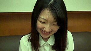 Japonska amaterska lepotica postane nagajiva v neocenzuriranem Jav videu