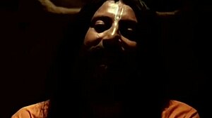 Индијска домаћица вара у бенгалском кратком филму са врелом сценом секса